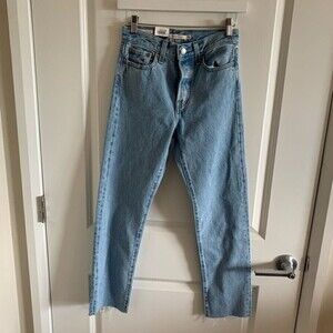 LEVI’S wedgie straight light wash jeans
